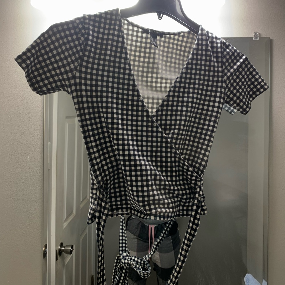 Forever 21 Tie Up Crop Top Shirt